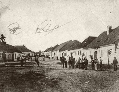 Historické Dolní Bukovsko — náměstí
