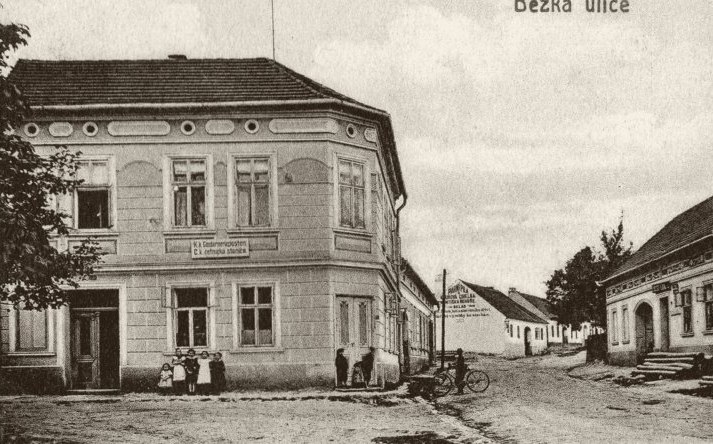 Historické Dolní Bukovsko — Bezká ulice